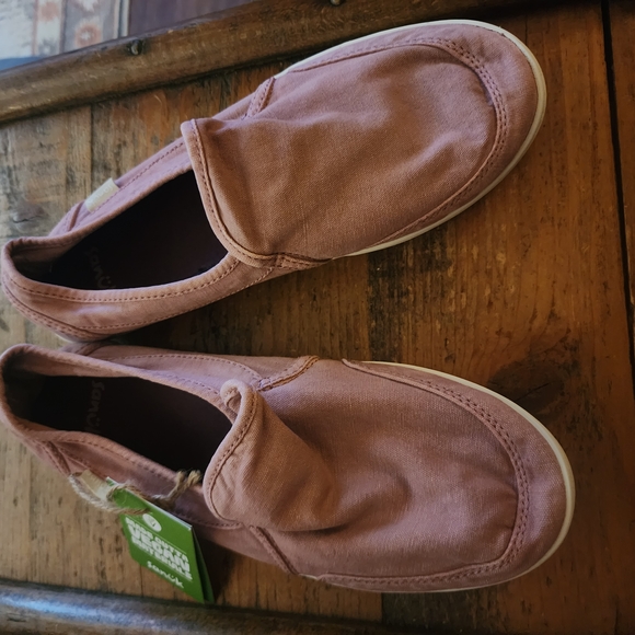 Sanuk Women's Pink Sneakers - Picture 4 of 4